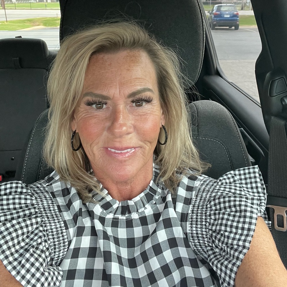 Meet your Posher, Shellee